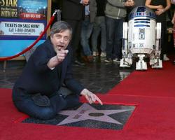 8 de março de los angeles - mark hamill na cerimônia da estrela mark hamill na calçada da fama de hollywood em 8 de março de 2018 em los angeles, ca foto