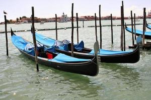 uma vista do grande canal em veneza foto