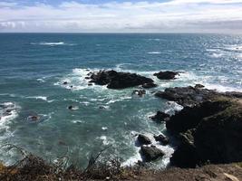 uma vista da costa da Cornualha em Lizard Point foto