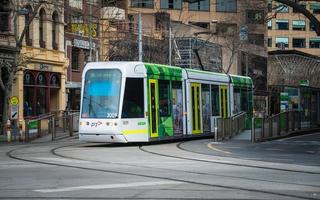 melbourne, austrália - 22 de agosto de 2015 - bonde de melbourne o famoso transporte icônico na cidade de melbourne. foto