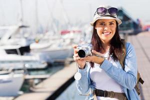 turista feminina no porto