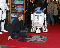 8 de março de los angeles - mark hamill na cerimônia da estrela mark hamill na calçada da fama de hollywood em 8 de março de 2018 em los angeles, ca foto