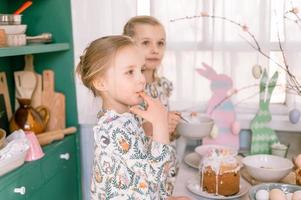 páscoa bolo em família almoço em casa foto