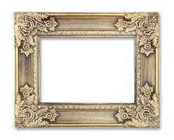 porta-retrato de ouro com um padrão decorativo em fundo branco foto