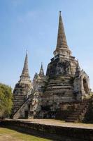 antigo marco do pagode na província de ayutthaya, na tailândia. foto