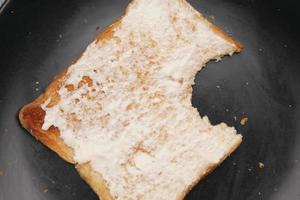 creme de queijo de baixa qualidade para barrar no pão foto