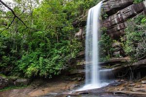 cachoeira bela ásia tailândia foto