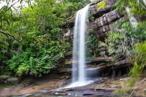 cachoeira bela ásia tailândia foto