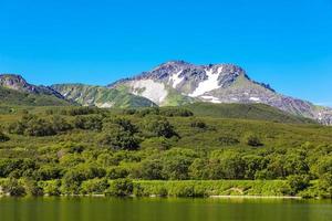 o vulcão em kamchatka foto