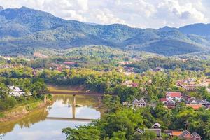 panorama da paisagem do rio mekong e luang prabang laos. foto