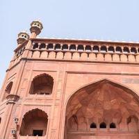 detalhe arquitetônico da mesquita jama masjid, antiga delhi, índia, a arquitetura espetacular da mesquita jama masjid em delhi 6 durante a temporada de ramzan, a mesquita mais importante da índia foto