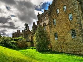 a cidade de inverness e as terras altas da Escócia foto