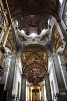 Catedral de tiros indoor de santa maria assunta em parma itália foto