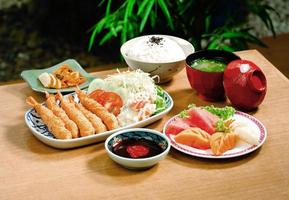 comida tempura o menu popular japonês foto