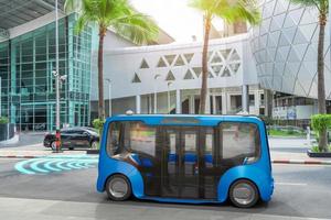 ônibus elétrico autônomo dirigindo na rua, conceito de tecnologia de veículo inteligente, renderização 3d foto