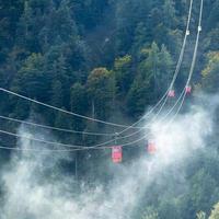 teleférico da montanha zwolferhorn descendo para st gilgen foto