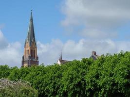 cidade de schleswig com a vila de azinheira foto