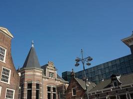 a cidade holandesa de haarlem foto