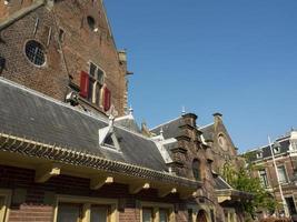 a cidade de haarlem na holanda foto