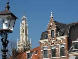 a cidade de haarlem na holanda foto