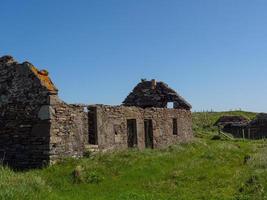 as ilhas shetland com a cidade de lerwick na escócia foto