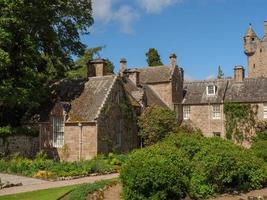 a cidade de inverness e as terras altas da Escócia foto