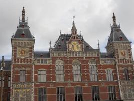 a cidade de amsterdã na holanda foto