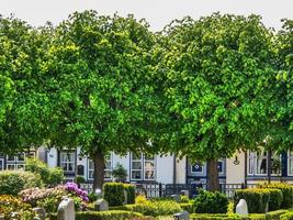 cidade de schleswig com a vila de azinheira foto