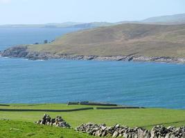 as ilhas shetland com a cidade de lerwick na escócia foto