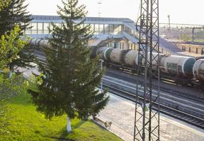 vagões de carga na ferrovia. infraestrutura de frete. foto