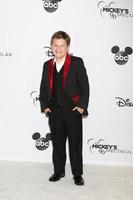 6 de outubro de los angeles - maxwell simkins na 90ª gravação espetacular do mickey no shrine auditium em 6 de outubro de 2018 em los angeles, ca foto