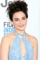 los angeles 25 de fevereiro - jenny slate no 32º prêmio anual de espírito independente de filme na praia em 25 de fevereiro de 2017 em santa monica, ca foto