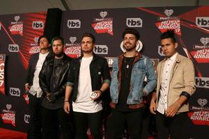 5 de março de los angeles - matt rey, tomas slemenson, juan pablo casillas, hector rodriguez, ismael cano, los 5 no iheart music awards de 2017 no fórum em 5 de março de 2017 em los angeles, ca foto