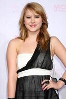 1 de outubro de los angeles - taylor spreitler chega ao tapete vermelho da festa teen vogue jovem de hollywood no paramount studios em 1 de outubro de 2010 em los angeles, ca foto