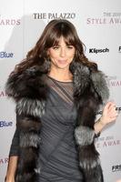 los angeles 12 de dezembro - natasha leggero chega ao 2010 hollywood style awards no billy wilder theatre no hammer museum em 12 de dezembro de 2010 em westwood, ca foto