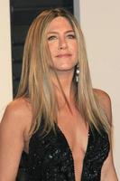 los angeles - 26 de fevereiro jennifer aniston na festa oscar da vaidade 2017 no centro de wallis annenberg em 26 de fevereiro de 2017 em beverly hills, ca foto