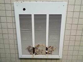 ventilação ou aquecedor com ferrugem ou corrosão foto