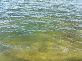 oceano azul e verde ou lago ou água da lagoa foto