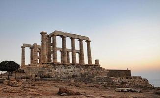 famoso templo grego poseidon, cabo sunion na grécia foto