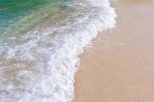 superfície do mar e areia foto