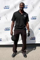 los angeles 20 de setembro - aldis hodge chega ao torneio de golfe atas 2010 no clube de golfe privado em 20 de setembro de 2010 no lago toluca, ca foto