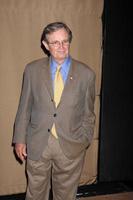 los angeles, 29 de julho - david mccallum chega na festa de verão 2013 cbs tca no local privado em 29 de julho de 2013 em beverly hills, ca foto