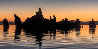 mono lago tufas antes do nascer do sol