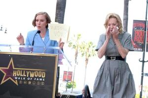 los angeles - 25 de abril hannah einbinder, jean smart na cerimônia de jean smart na calçada da fama de hollywood em 25 de abril de 2022 em los angeles, ca foto