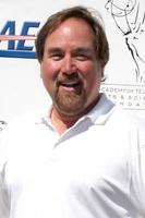 los angeles 20 de setembro - richard karn chega ao torneio de golfe atas 2010 no clube de golfe privado em 20 de setembro de 2010 no lago toluca, ca foto