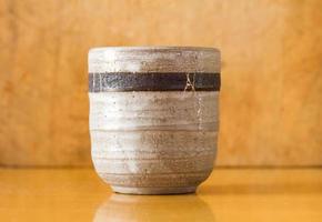 xícara de chá de cerâmica japonesa foto