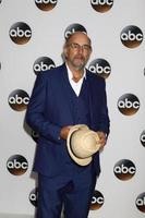 los angeles 6 de agosto - richard schiff na festa abc tca summer 2017 no beverly hilton hotel em 6 de agosto de 2017 em beverly hills, ca foto