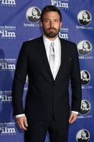 santa barbara, 25 de janeiro - ben affleck chega ao prêmio sbiff modern masters de 2013 apresentado a ben affleck no arlington theatre em 25 de janeiro de 2013 em santa barbara, ca foto