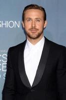 los angeles, 11 de dezembro - ryan gosling no 22º prêmio anual de escolha da crítica no barker hanger em 11 de dezembro de 2016 em santa monica, ca foto