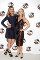 10 de janeiro de los angeles - michelle stafford, laura wright na festa de inverno de 2017 da disney abc tv tca no langham hotel em 10 de janeiro de 2017 em pasadena, ca foto